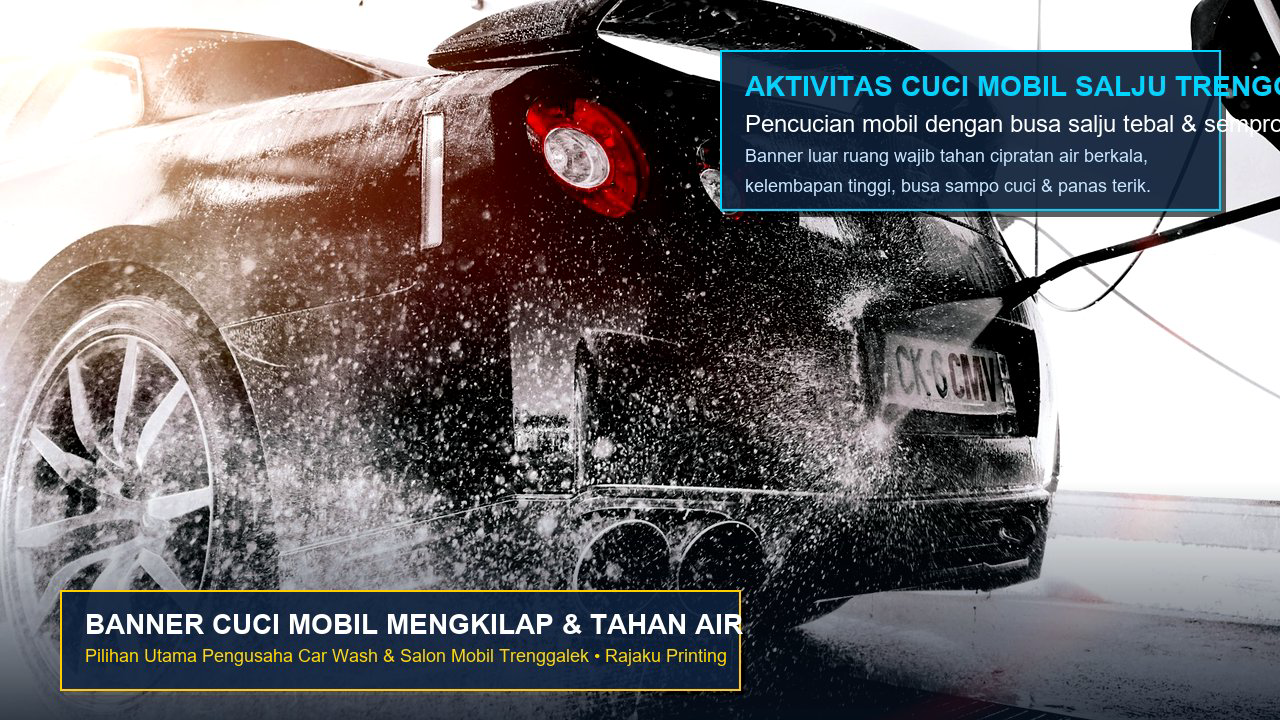 Suasana pencucian mobil dengan busa salju tebal dan semprotan air di car wash Trenggalek